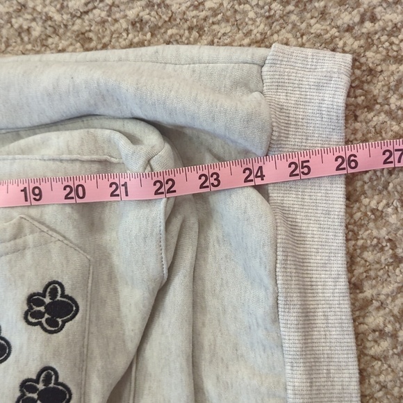 Light Blue Cat Pouch Sweatshirt - Picture 7 of 9